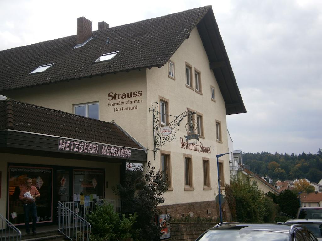 Hotel Strauss Waldbronn Ngoại thất bức ảnh